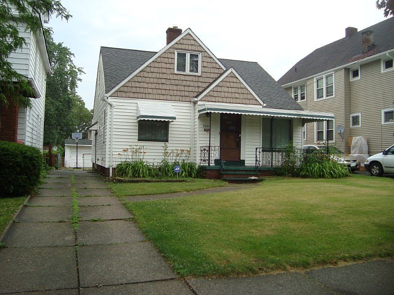 1st image of 8221 Rosewood Ave