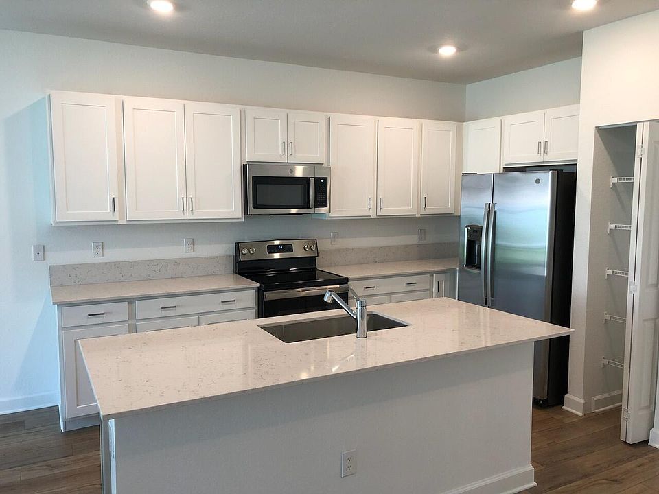 1st image of 855 SE Grovebush Lane