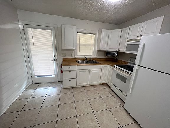 4th image of 3315 Ashley Cir