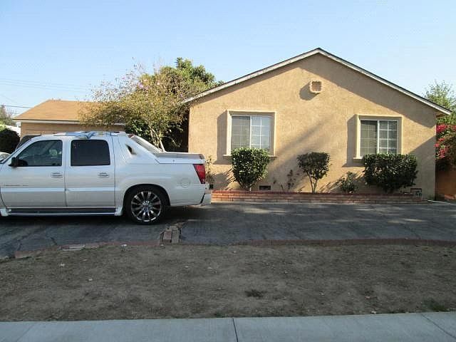 1st image of 126 S Lark Ellen Ave