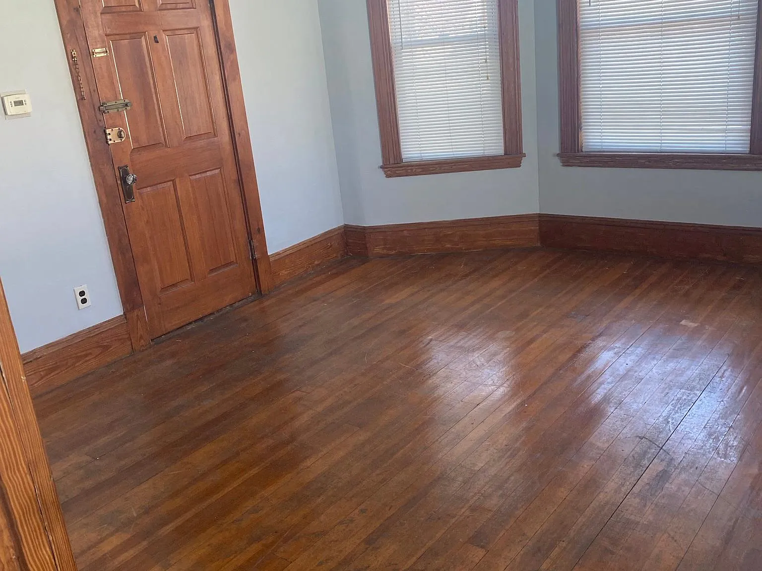 2 bed, 900 sqft, $1,800 — Photo 2