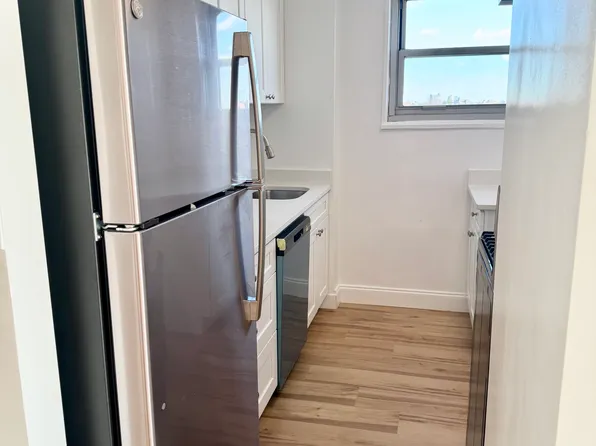 85-15 Main Street image 10 of 16