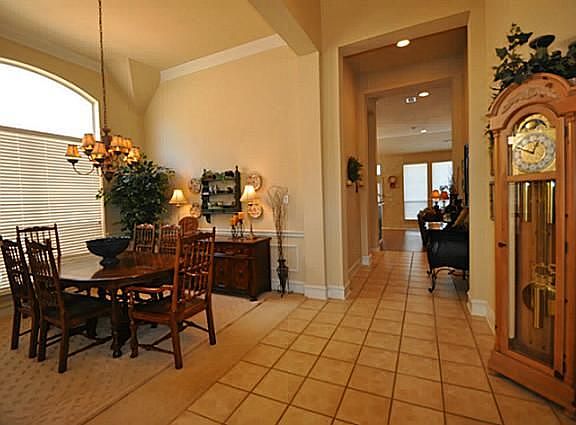 5th image of 2150 Hillcroft Dr