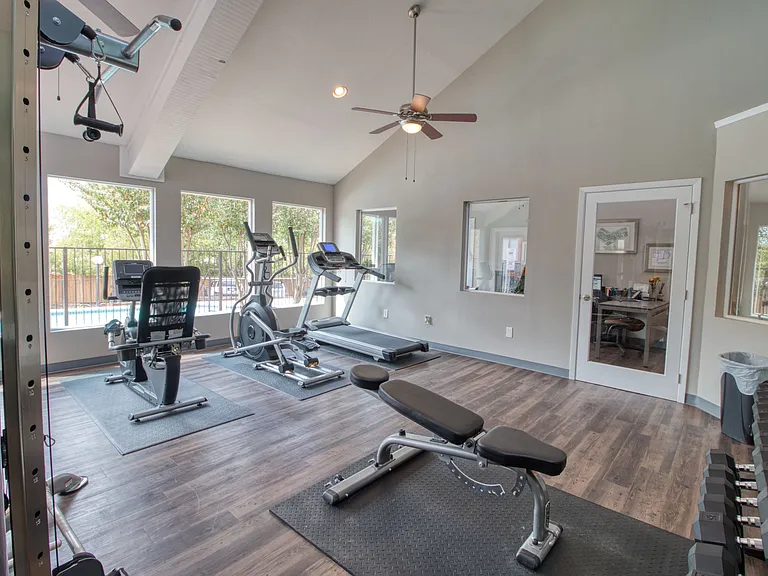 Knoll Crest — Photo 19