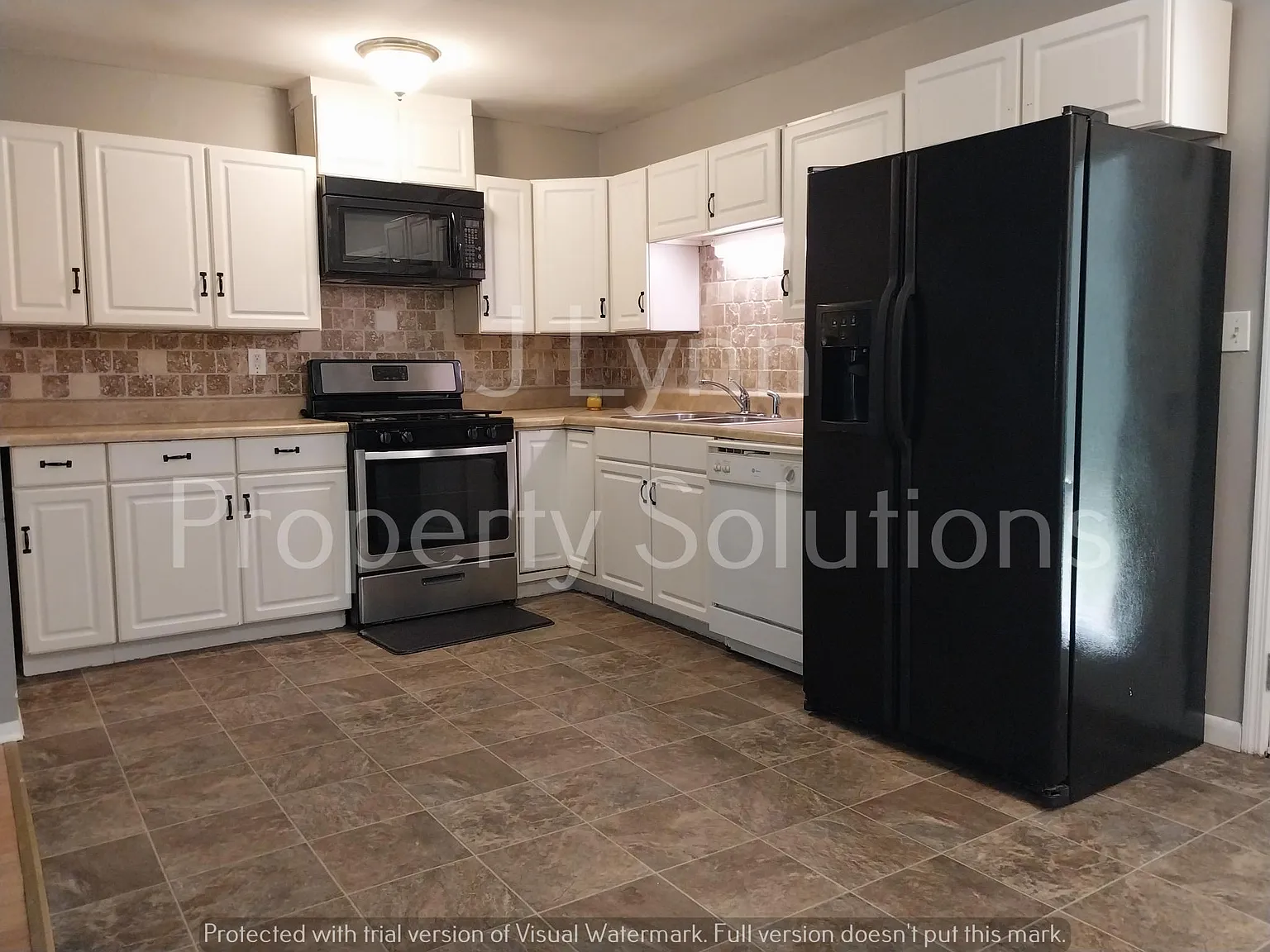 3 bed, 1090 sqft, $1,400 — Photo 2