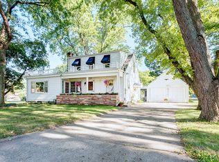 222 Burrwood Ave, Loves Park, IL 61111