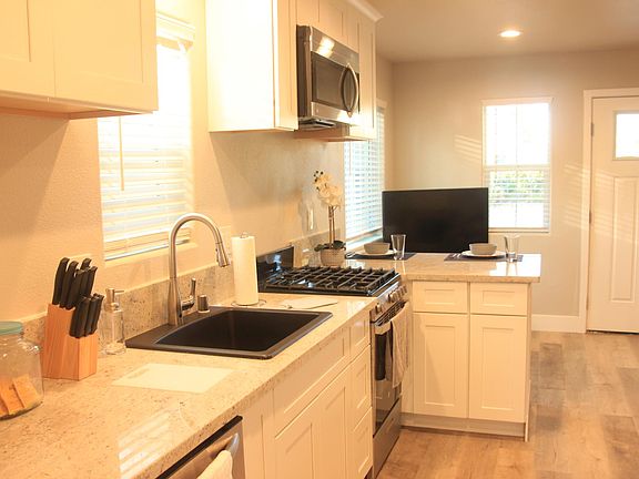 4th image of 9752 Jutland Ct