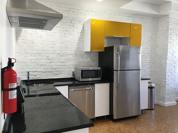 3rd image of 5242 Larchwood Ave