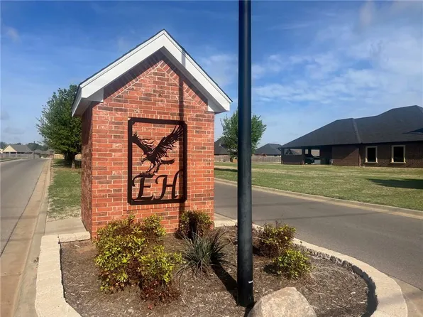 708 Cornerstone Ave #15, Weatherford, OK 73096