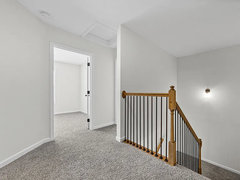 412 Hillside Dr — Photo 16