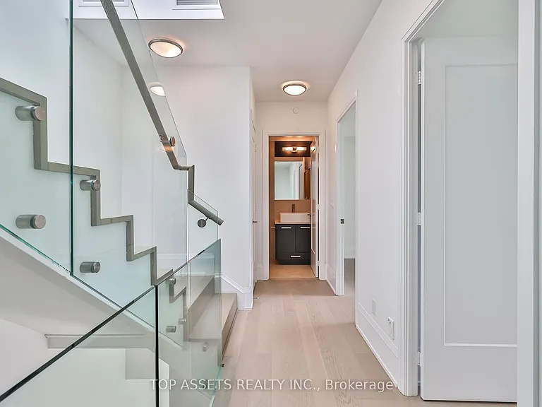 101 Erskine Ave #Townhouse 10 — Photo 19