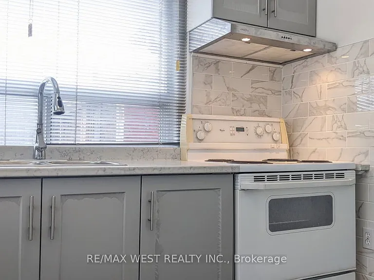 321 Caledonia Rd #UPPER — Photo 6