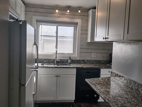 2nd image of 2727 Maryland Ave E