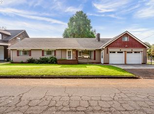 144 Briarcliff Dr, Eugene, OR 97404