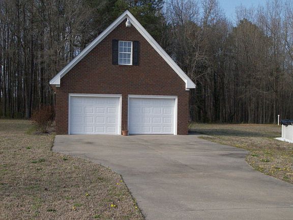 3rd image of 4632 Momeyer Way