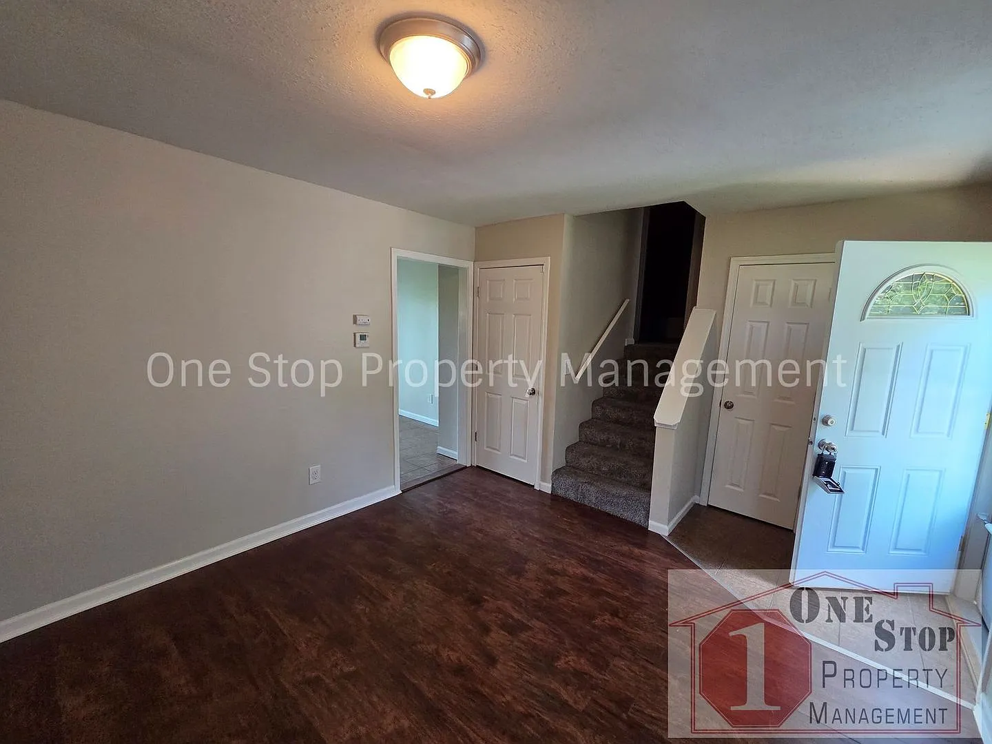 Updated 3 Bedroom, 1 Bathroom Duplex in Independence, MO — Photo 2