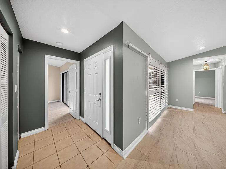 1567 Pheasant Walk #B — Photo 17