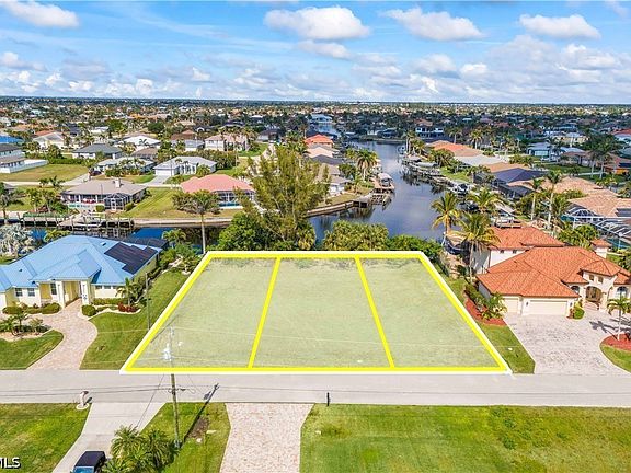 4th image of 2301 SW 54th Ln