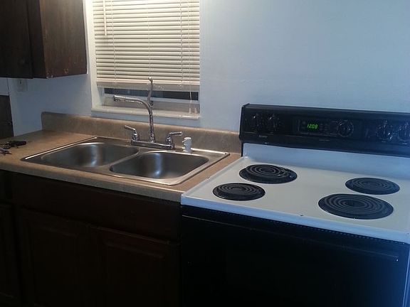 2nd image of 659 W Harbor Dr S