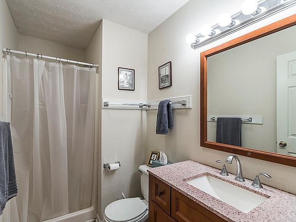 4th image of 326 E High St APT 1