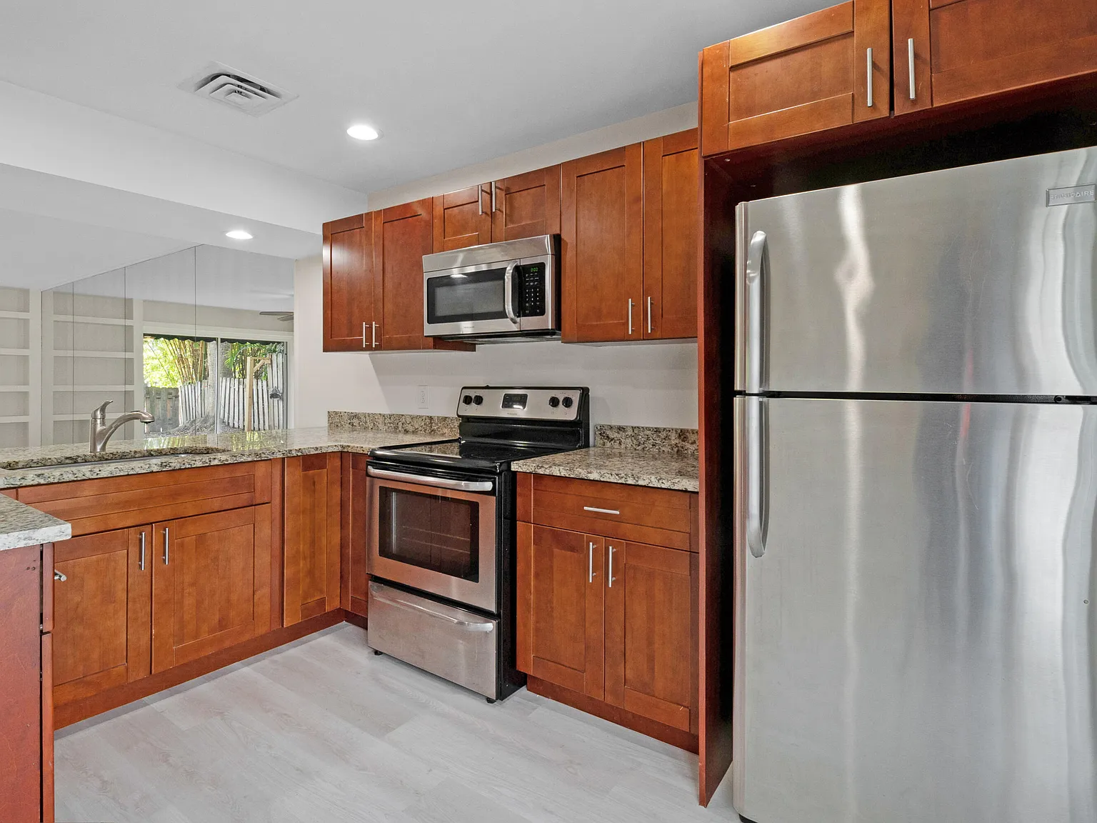 2 bed, 2.5 bath, 1055 sqft, $2,750 — Photo 4