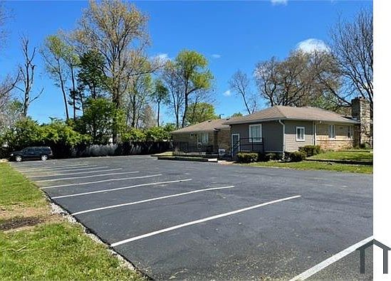 2nd image of 3002 N Tibbs Ave #B