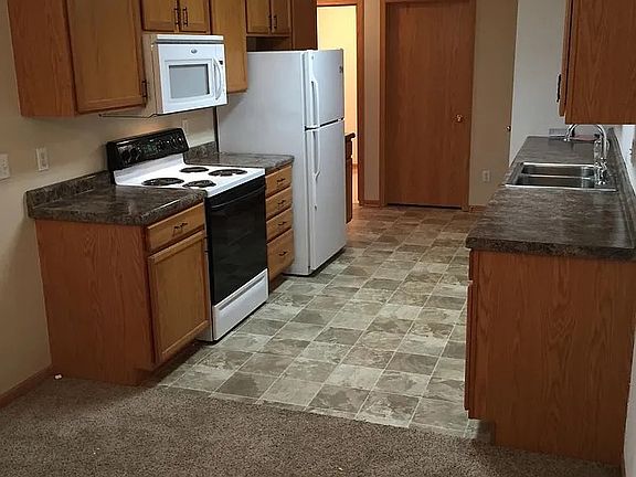 2nd image of 8778 Hastings Cir NE