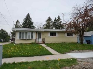 1321 Punhoqua St, Oshkosh, WI 54902