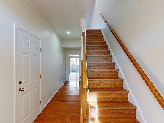 2nd image of 502 Legrace Ter NE