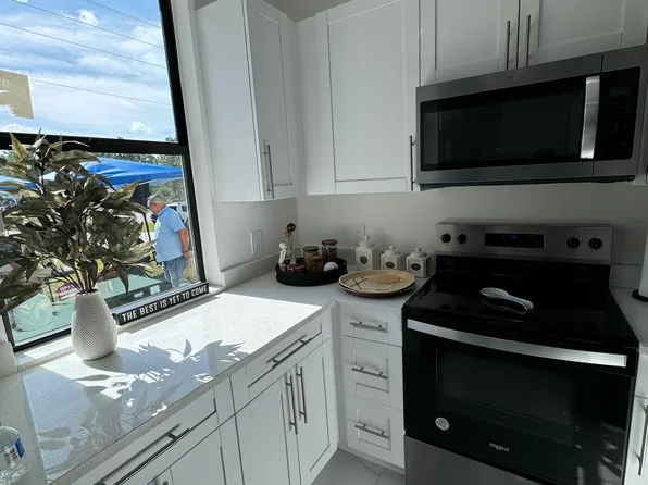 966 Countess Ave #966, Lehigh Acres, FL 33974