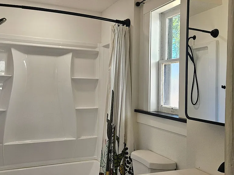 2521 N Hamilton St — Photo 18