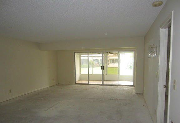 5th image of 1850 NW 18th St APT 104