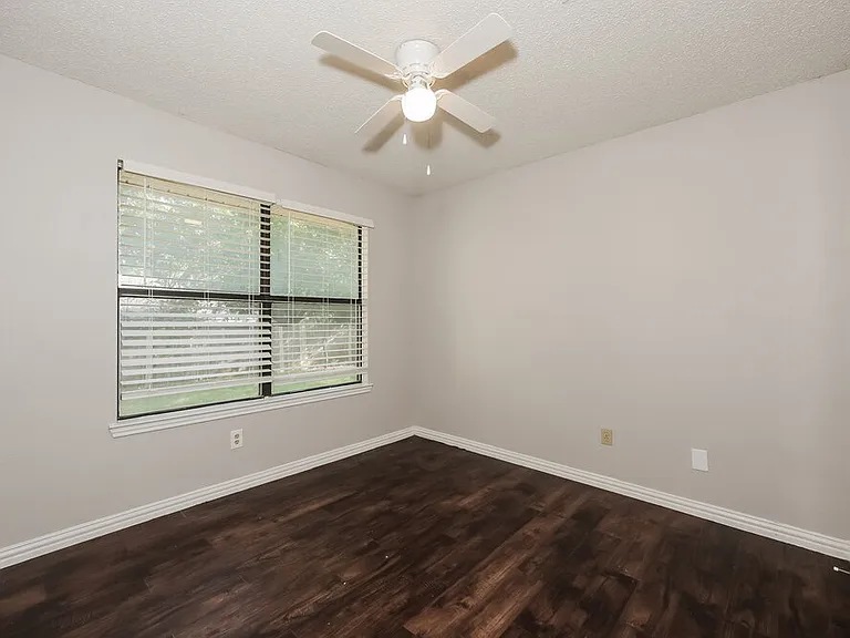 3309 Creekwood Ln — Photo 13