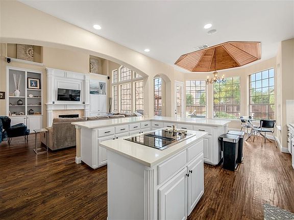 3rd image of 2501 Shoreline Dr