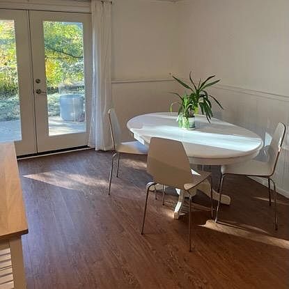 Kitchen & Dining Area