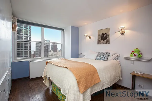 Sold by NextStopNY | media 14