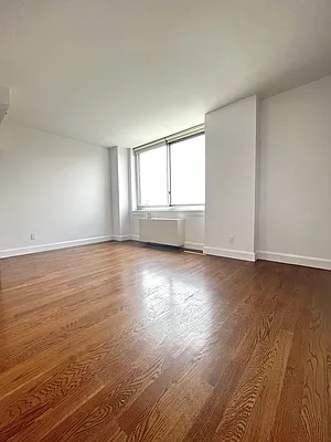 Rented by The Dermot Realty Management Company | media 16