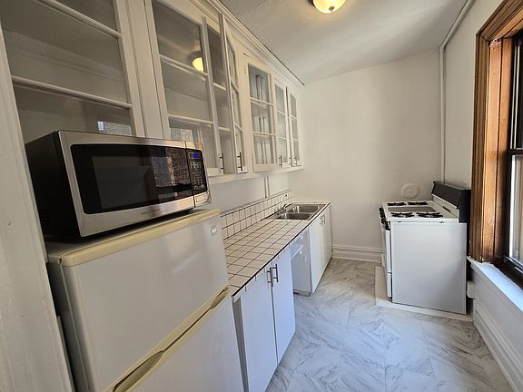 3rd image of 30 Charles St APT 54