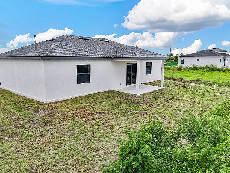 727 Cane St E — Photo 11
