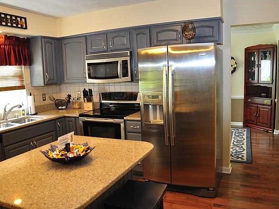 4th image of 340 Valerie Dr