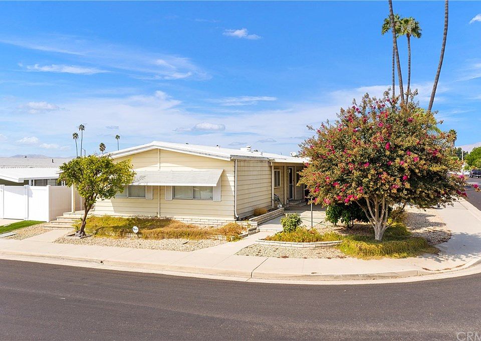 1st image of 746 Portola Dr