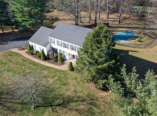 35 Glen Ridge Dr, Long Valley, NJ 07853