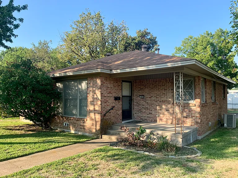 226 Tolbert Ave — Photo 1