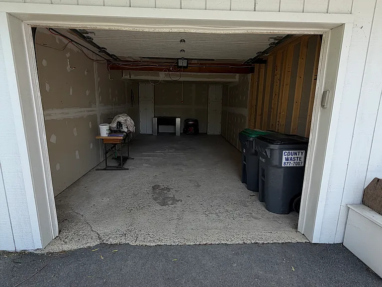1151 Albany Post Rd — Photo 20