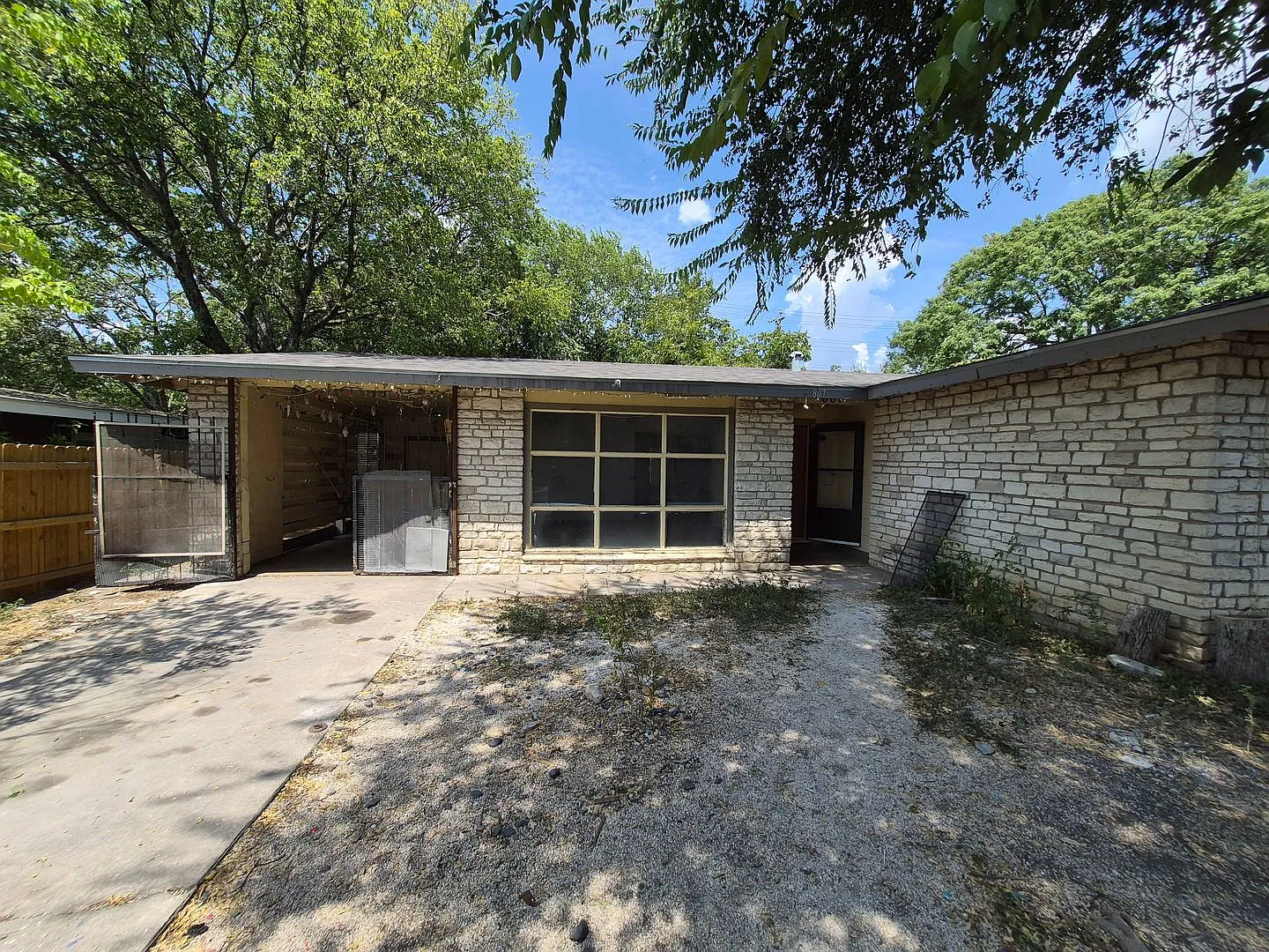807 Weizmann St., San Antonio, TX. 78213 — Photo 1