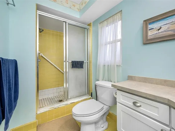 57 Country Club Dr #57, Largo, FL 33771