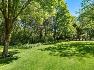 16940 Creek Ridge Trl, Minnetonka, MN 55345