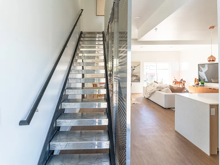 New Sky Highland Townhomes — Photo 7
