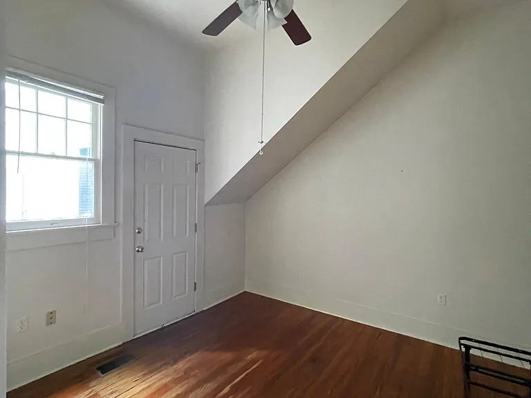 7816 Saint Charles Ave #LOWER — Photo 6