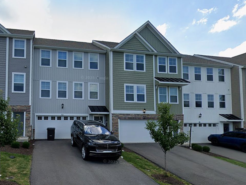 1st image of 80 Hawthorne Dr